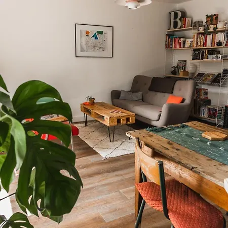 Superb Close To Pere Lachaise * Paris